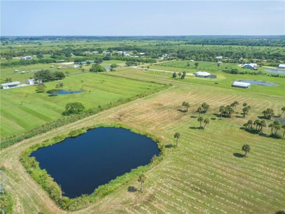 Picture of Residential Land For Sale in Vero Beach, Florida, United States