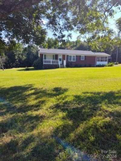 Home For Sale in Mooresboro, North Carolina