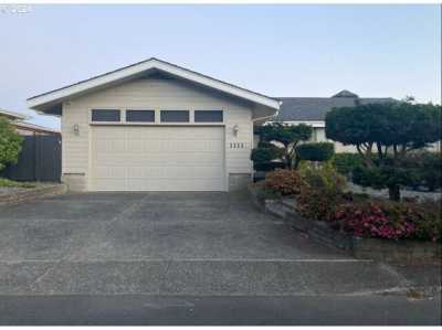 Home For Sale in Brookings, Oregon