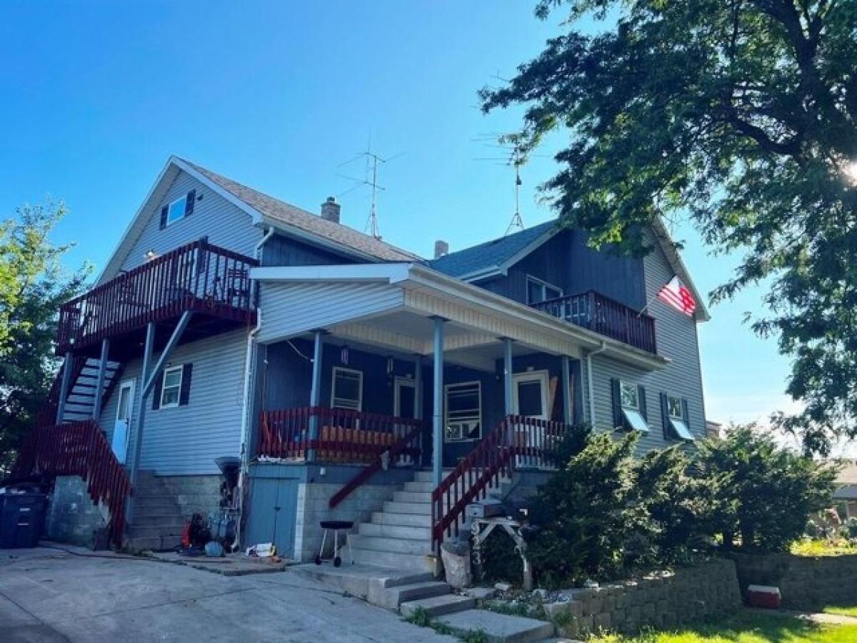 Picture of Home For Sale in Sheboygan, Wisconsin, United States