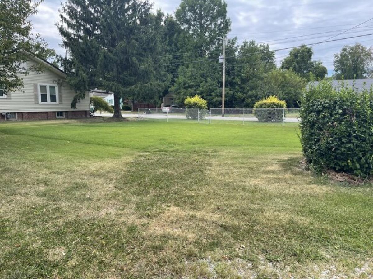 Picture of Home For Sale in Marion, Illinois, United States