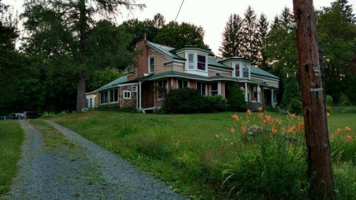 Picture of Home For Sale in Stephentown, New York, United States