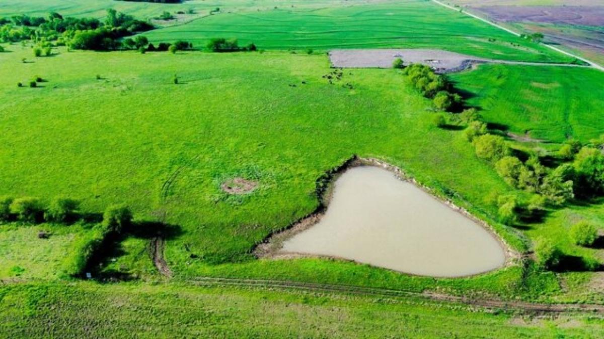 Picture of Residential Land For Sale in Lyndon, Kansas, United States