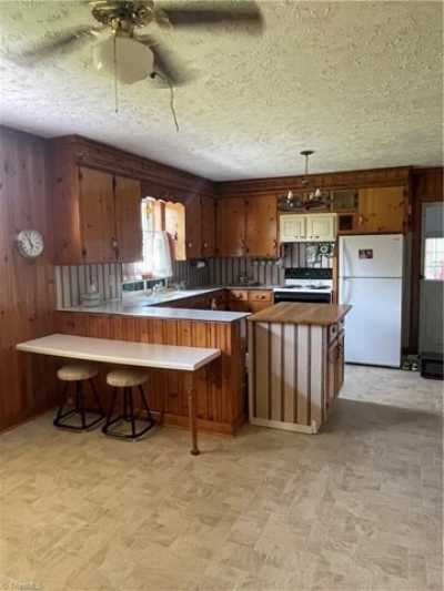 Home For Sale in Thomasville, North Carolina