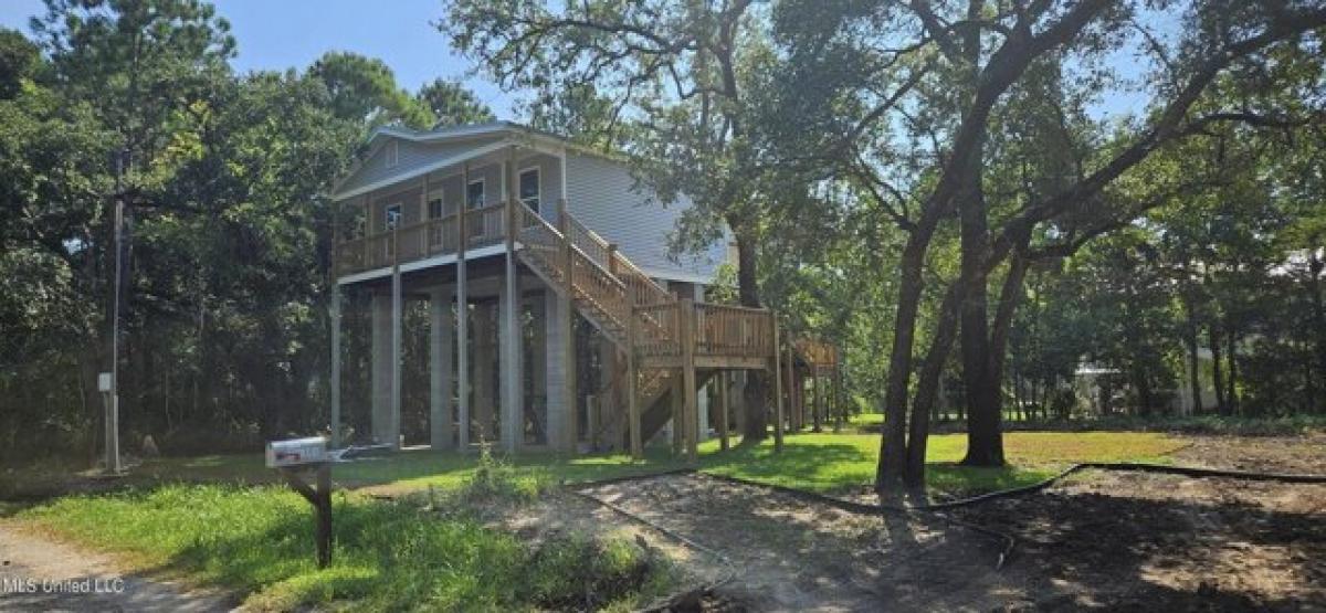 Picture of Home For Sale in Bay Saint Louis, Mississippi, United States