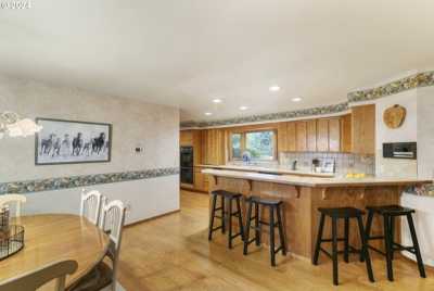 Home For Sale in Amity, Oregon