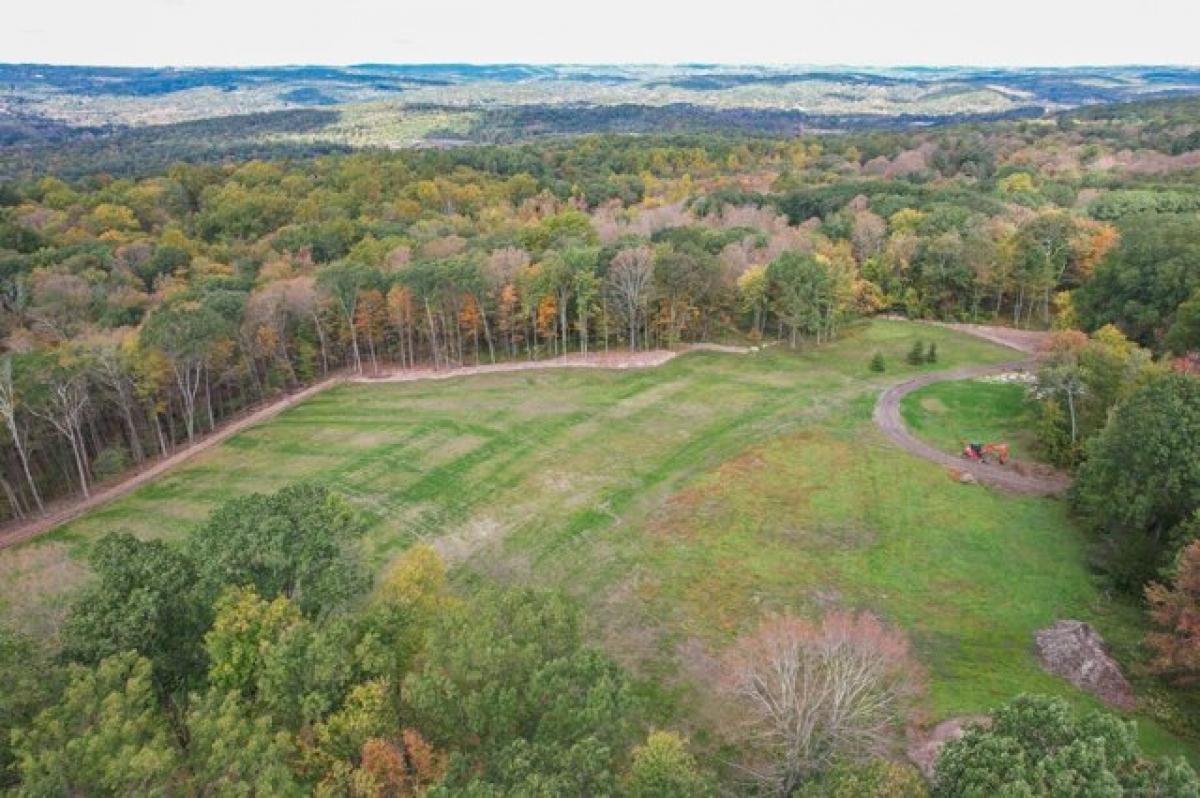 Picture of Residential Land For Sale in Woodbury, Connecticut, United States