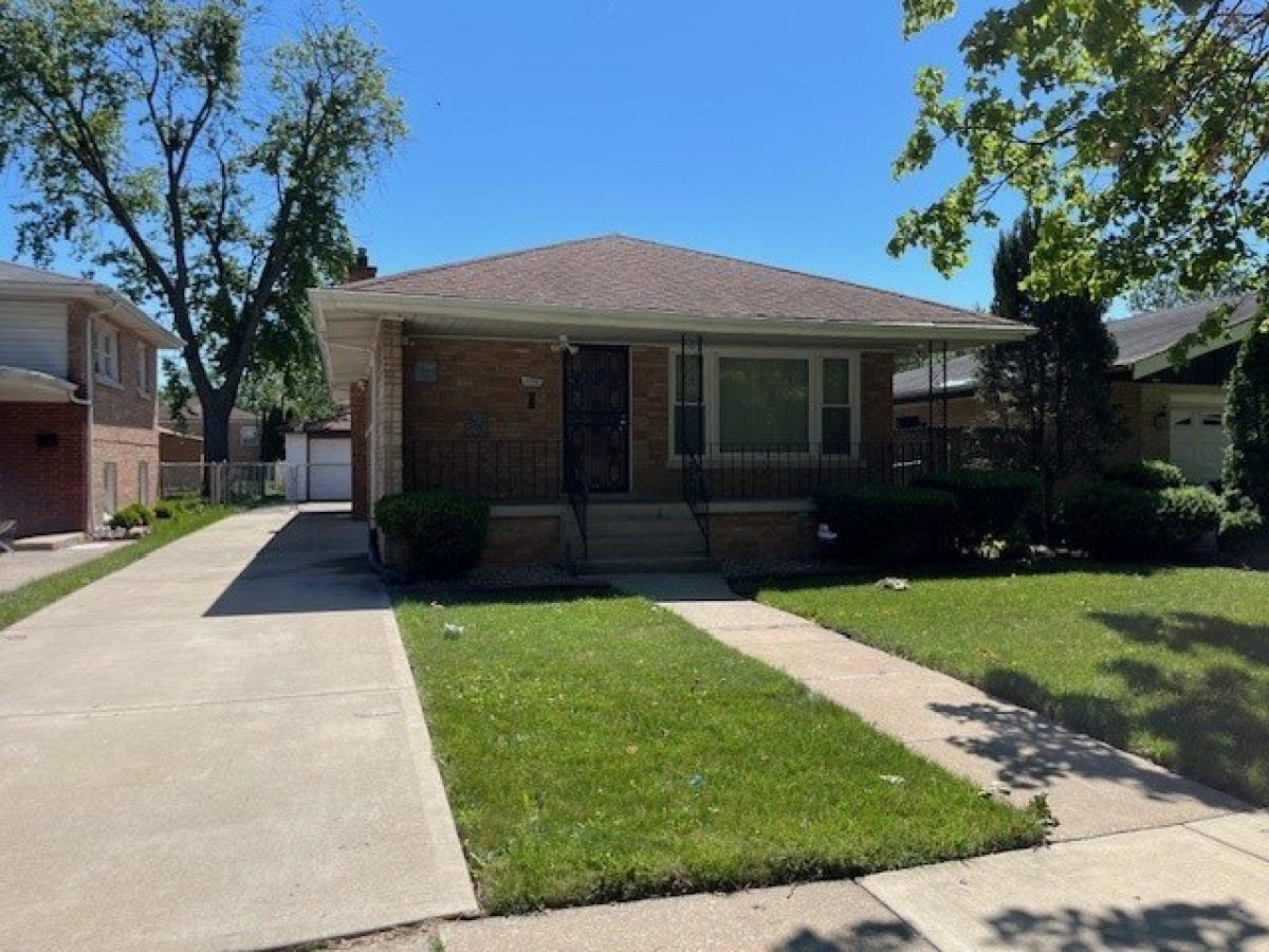 Picture of Home For Sale in Dolton, Illinois, United States