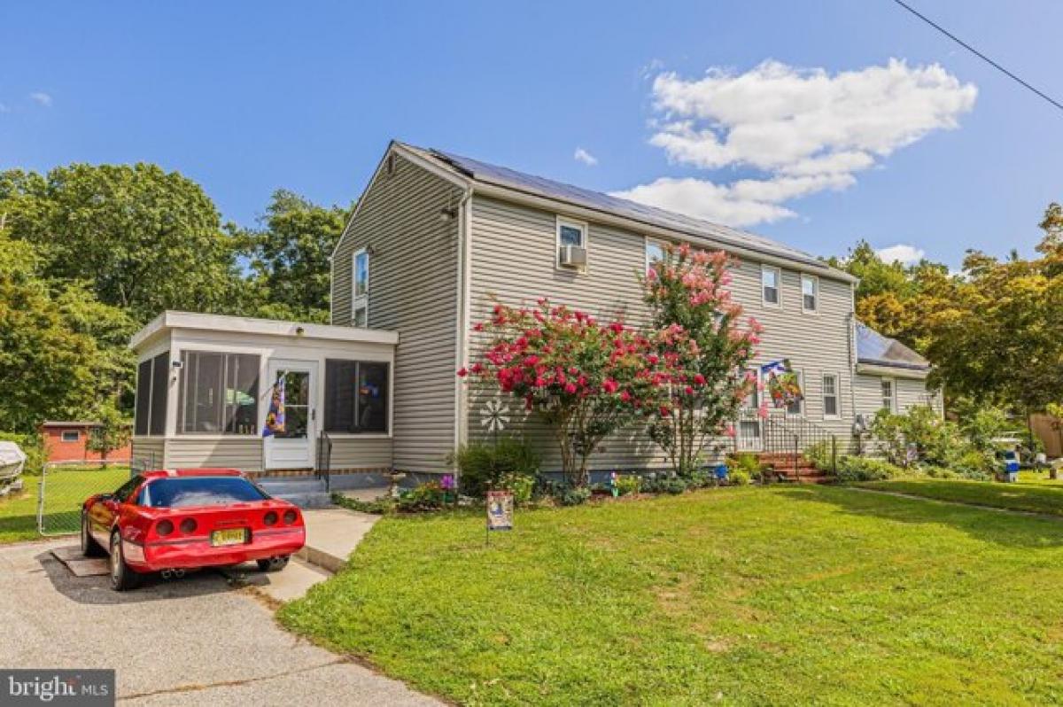 Picture of Home For Sale in Berlin, New Jersey, United States