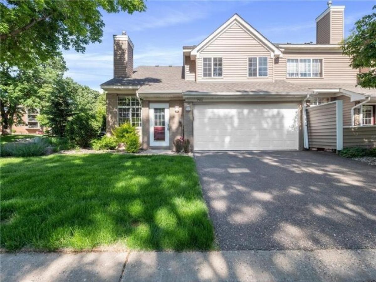 Picture of Home For Sale in Minnetonka, Minnesota, United States