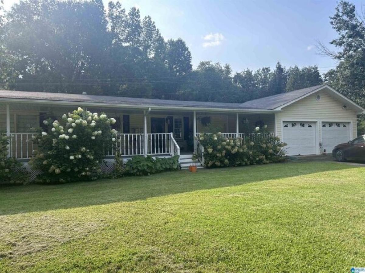 Picture of Home For Sale in Oxford, Alabama, United States