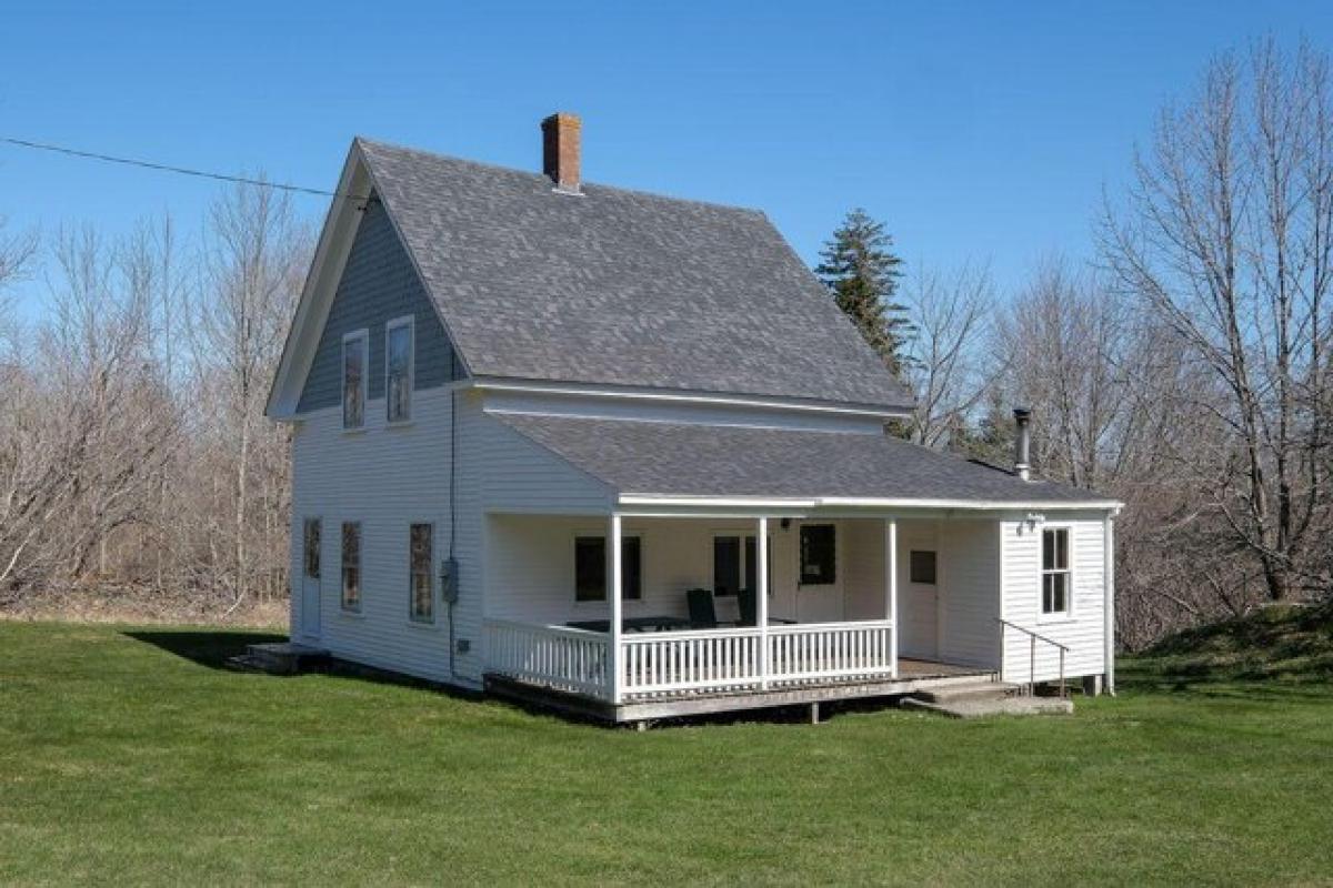 Picture of Home For Sale in Deer Isle, Maine, United States