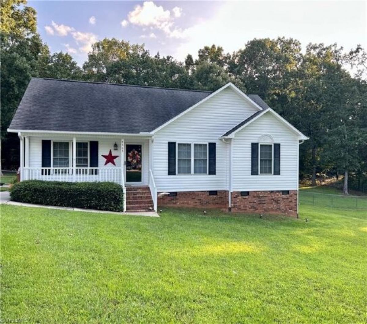 Picture of Home For Sale in Randleman, North Carolina, United States