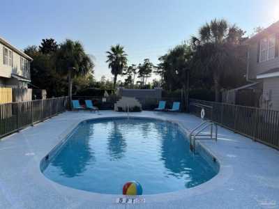 Home For Sale in Gulf Breeze, Florida