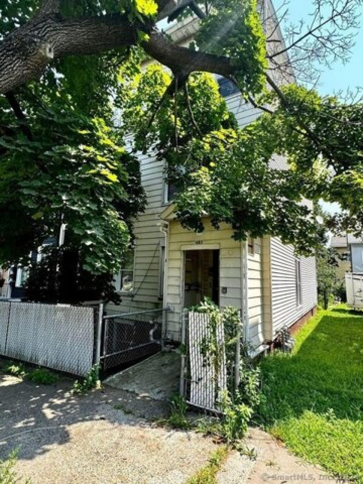 Picture of Home For Sale in New Haven, Connecticut, United States