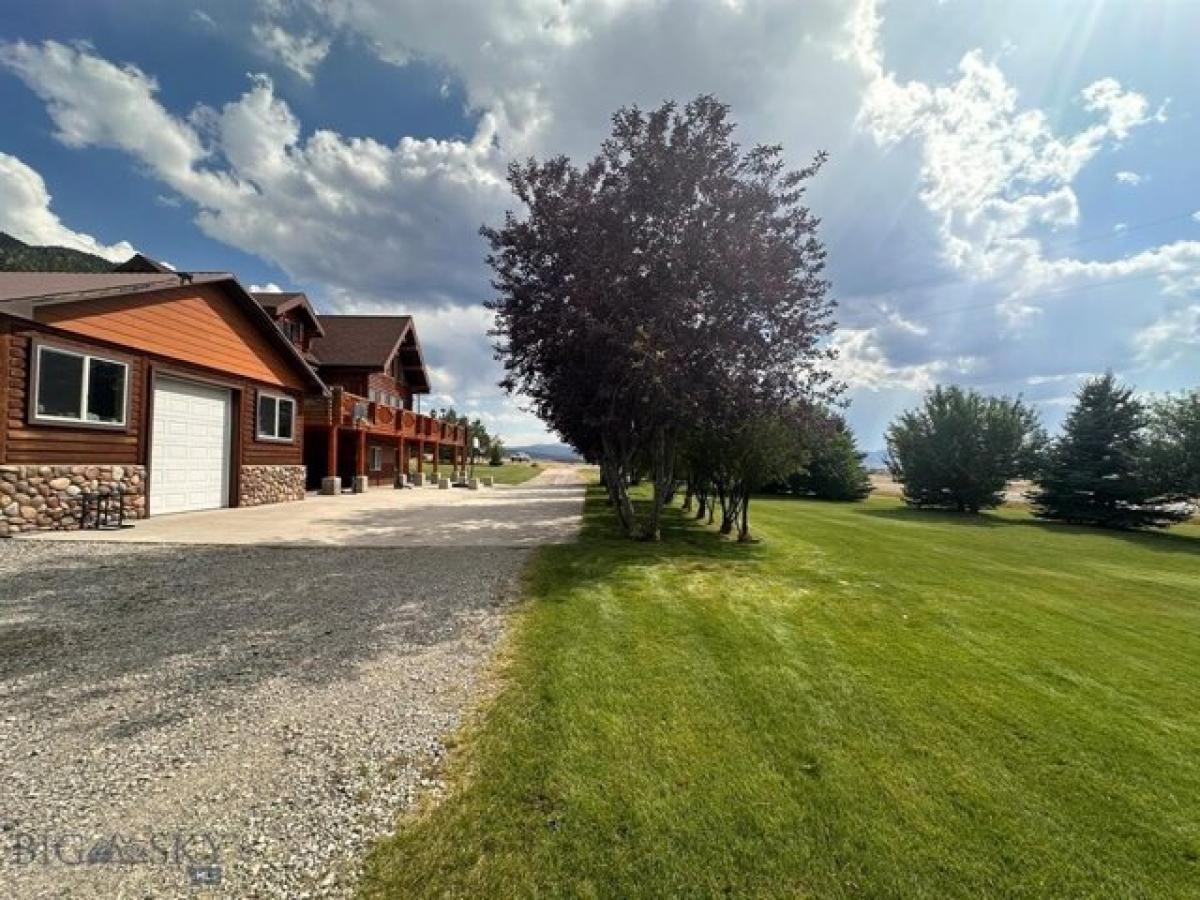 Picture of Home For Sale in Butte, Montana, United States