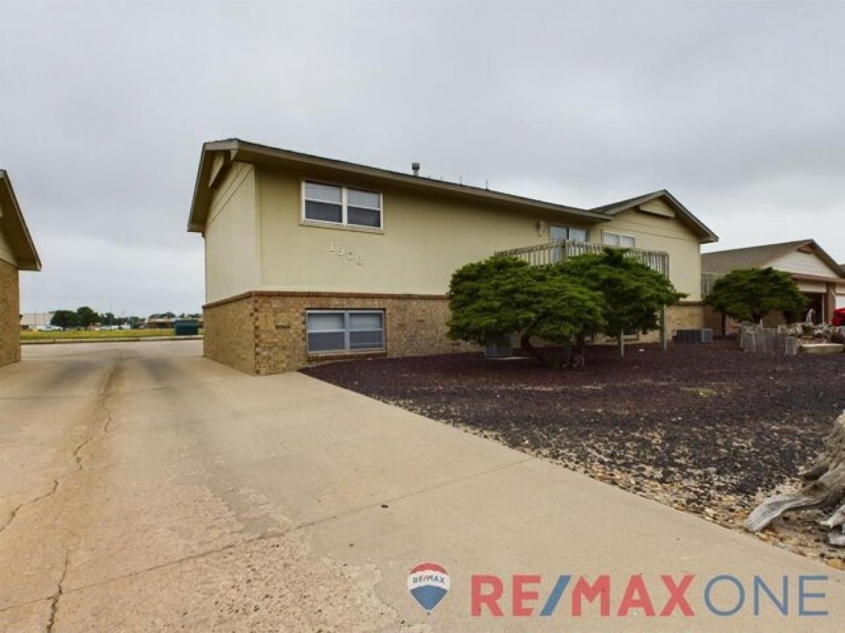 Picture of Home For Sale in Garden City, Kansas, United States