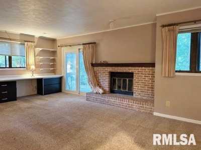 Home For Sale in East Moline, Illinois