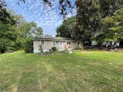 Home For Sale in Pelzer, South Carolina