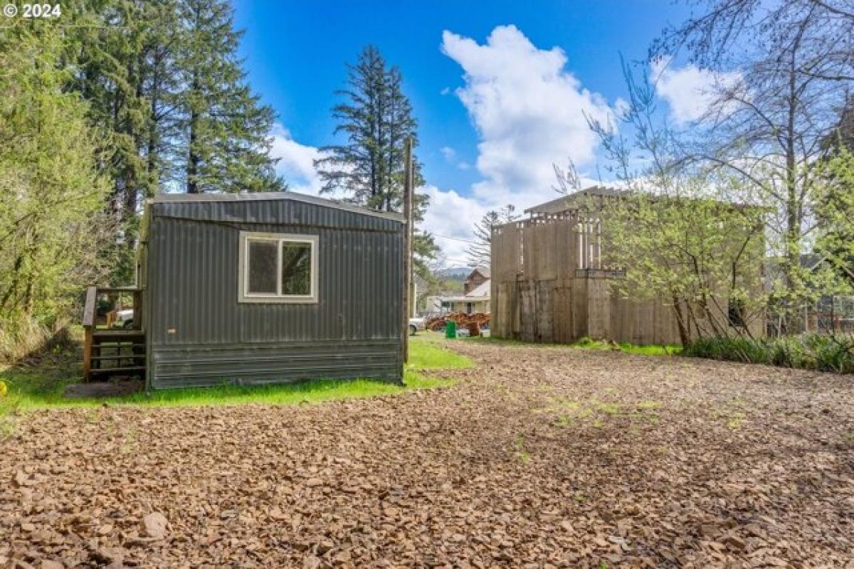 Picture of Home For Sale in Cloverdale, Oregon, United States