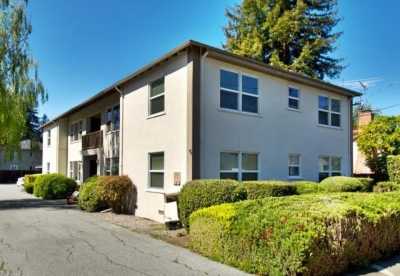 Apartment For Rent in Menlo Park, California