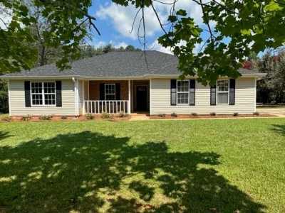 Home For Sale in Bogart, Georgia