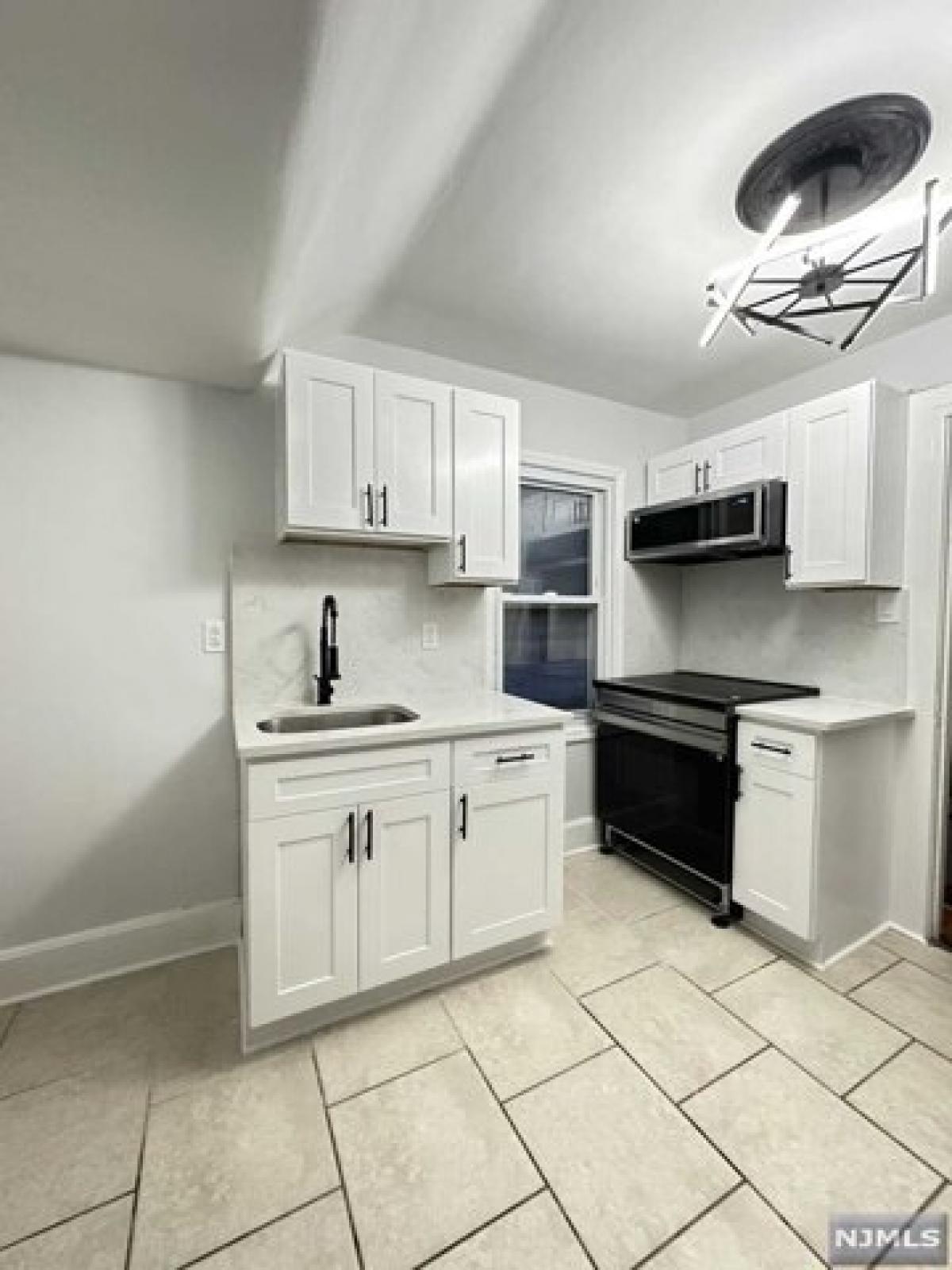 Picture of Home For Rent in Newark, New Jersey, United States