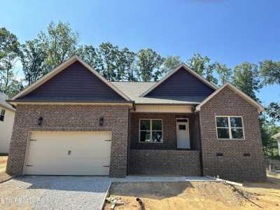 Home For Sale in Lenoir City, Tennessee