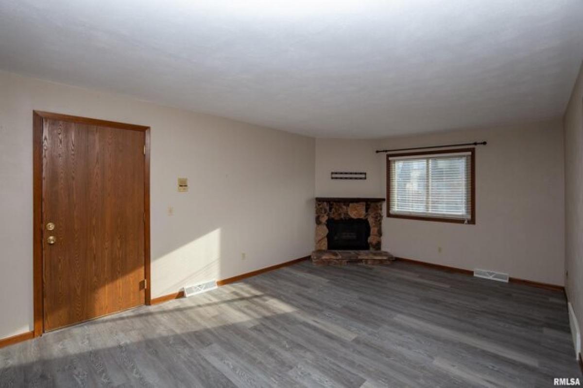 Picture of Apartment For Rent in Bettendorf, Iowa, United States