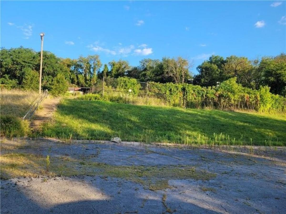 Picture of Residential Land For Sale in Pittsburgh, Pennsylvania, United States