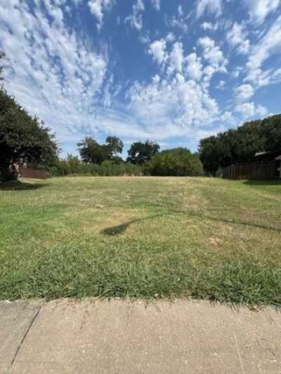 Residential Land For Sale in Grand Prairie, Texas