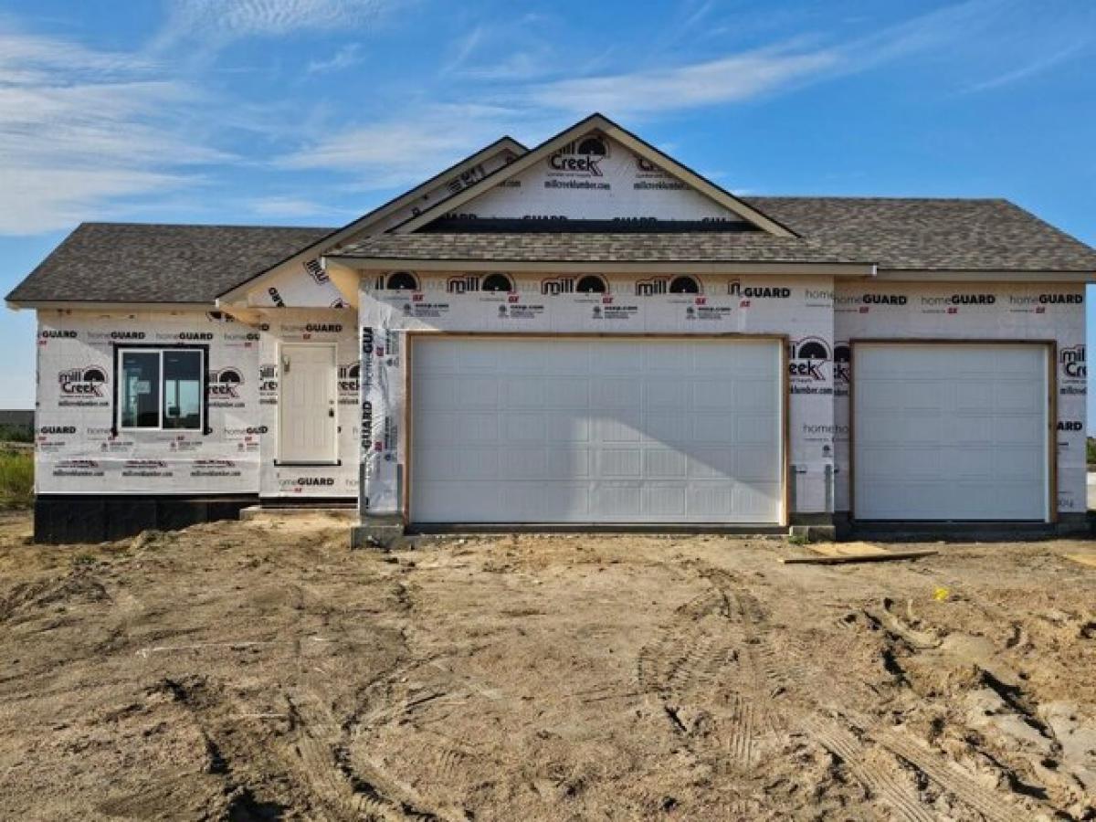 Picture of Home For Sale in Bel Aire, Kansas, United States