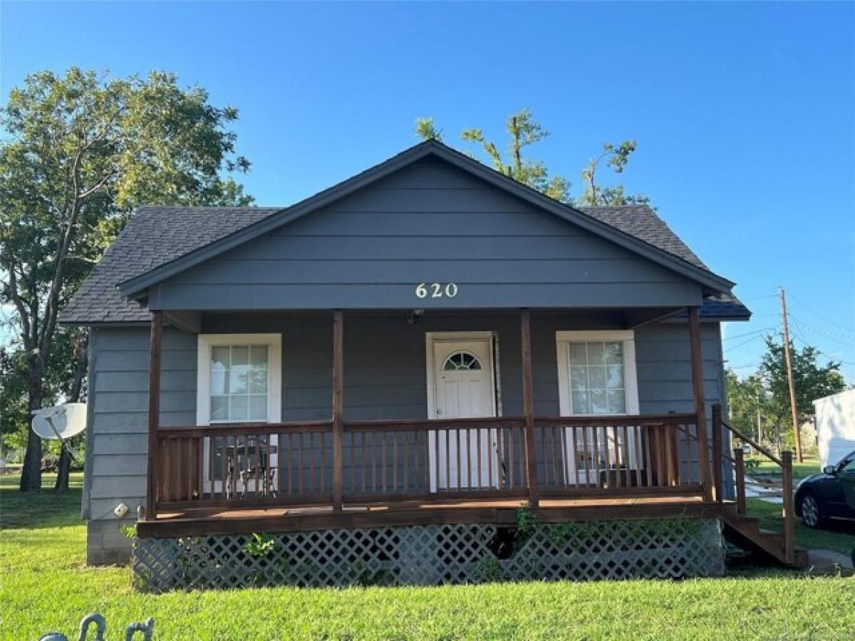 Picture of Home For Sale in Claremore, Oklahoma, United States