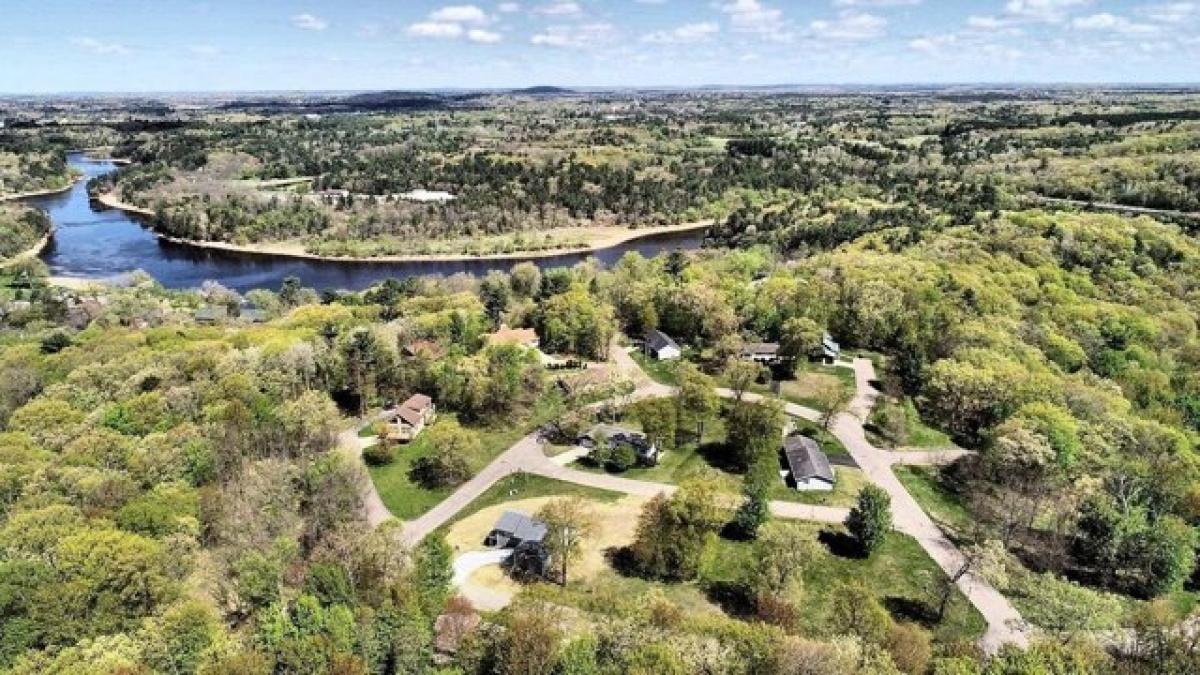 Picture of Residential Land For Sale in Baraboo, Wisconsin, United States