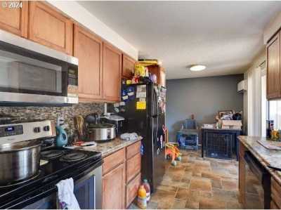 Home For Sale in Springfield, Oregon