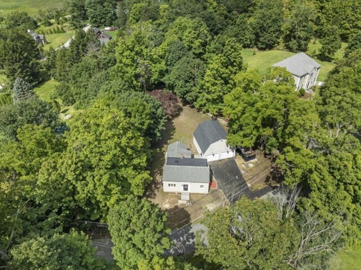 Picture of Home For Sale in Grafton, Massachusetts, United States