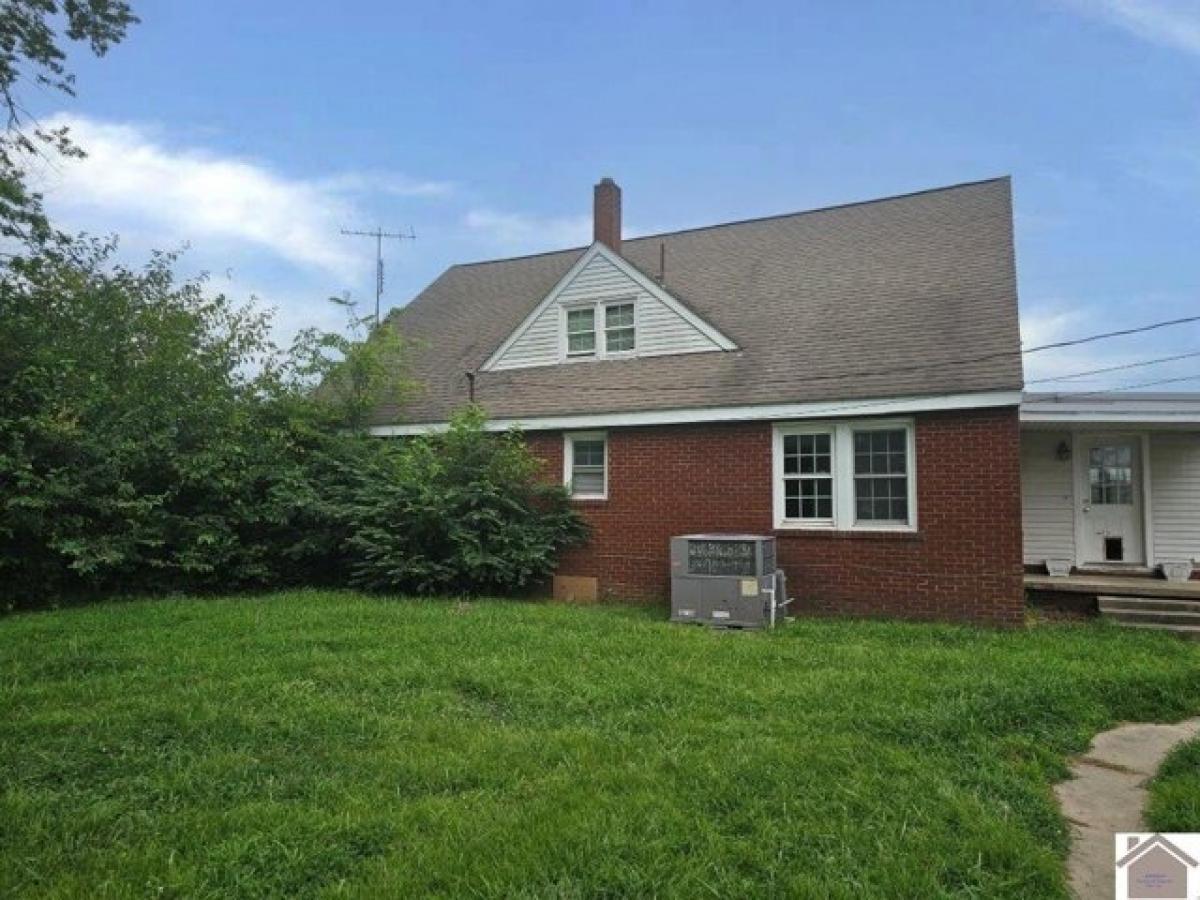 Picture of Home For Sale in La Center, Kentucky, United States