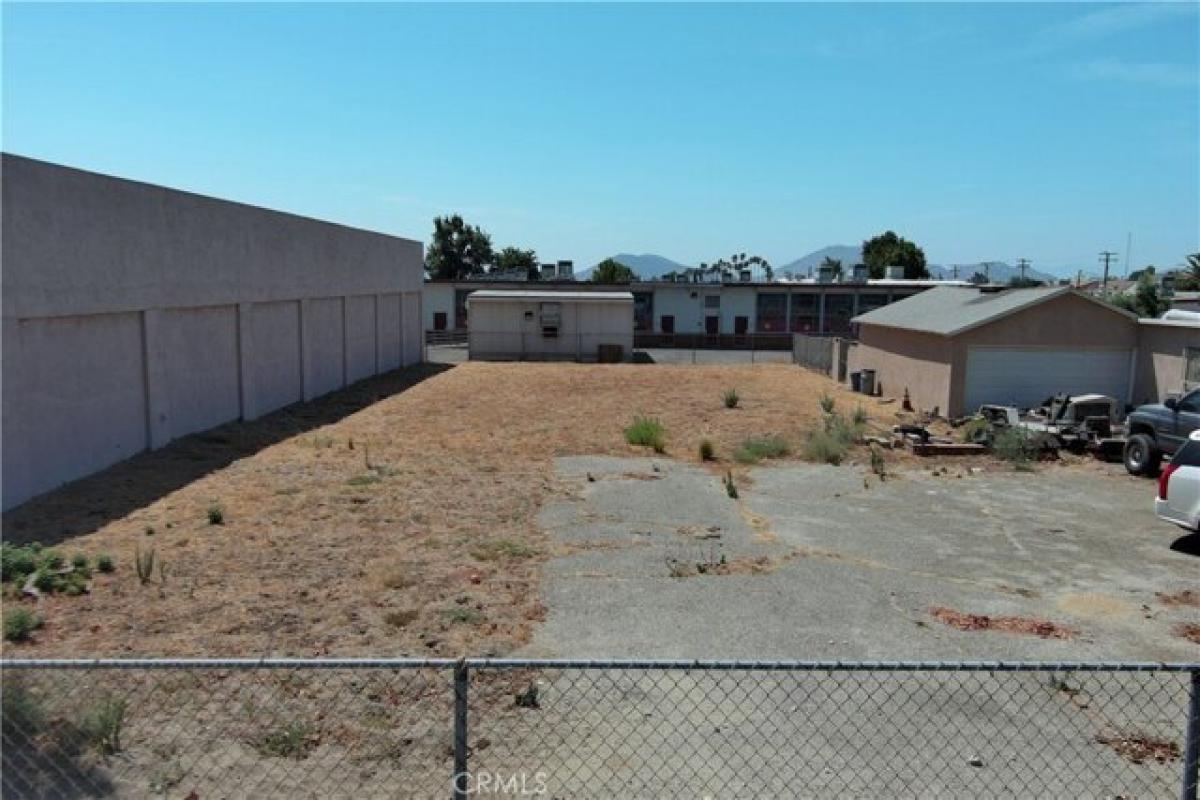 Picture of Residential Land For Sale in Fontana, California, United States