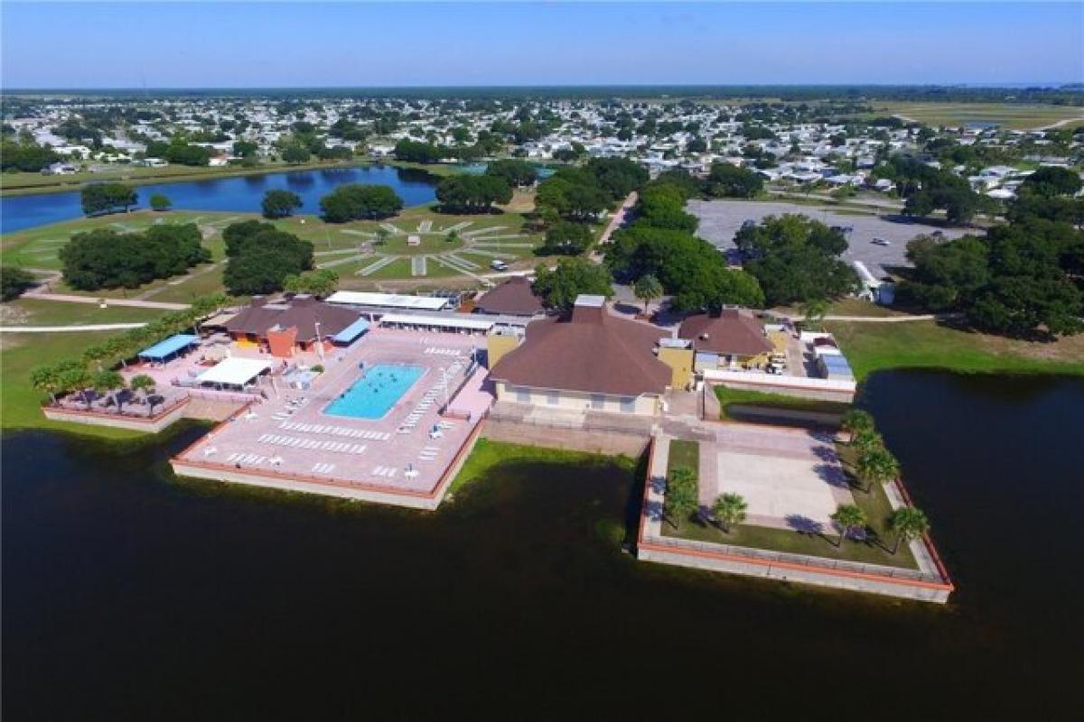 Picture of Home For Sale in Barefoot Bay, Florida, United States