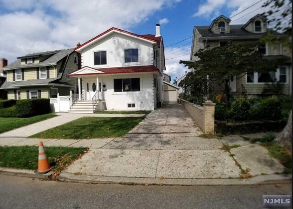 Picture of Home For Rent in Palisades Park, New Jersey, United States