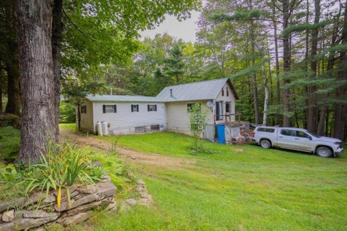 Picture of Home For Sale in Wilton, Maine, United States