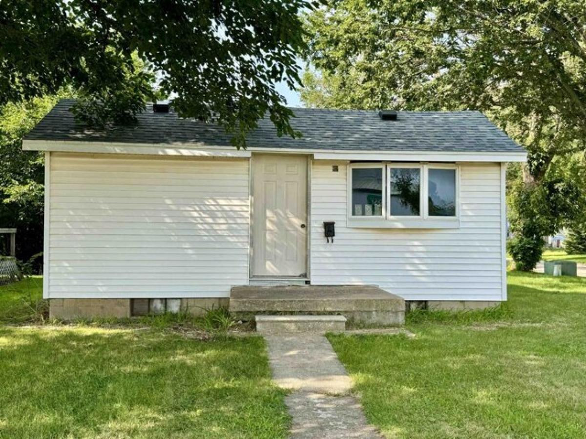 Picture of Home For Sale in Spencer, Iowa, United States