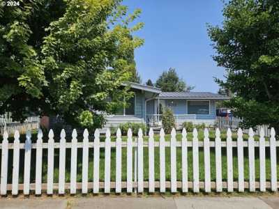 Home For Sale in The Dalles, Oregon