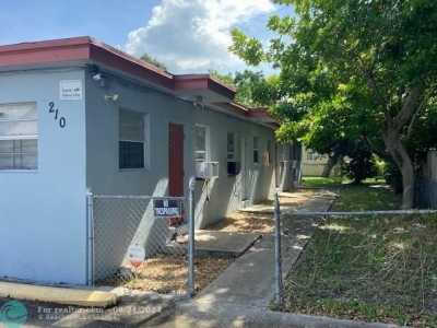 Home For Rent in Dania Beach, Florida