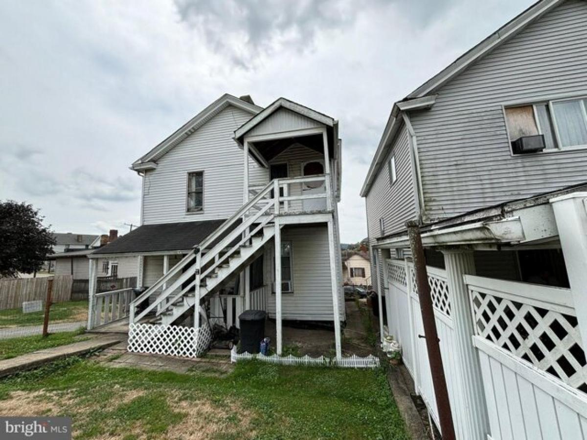 Picture of Home For Sale in Donora, Pennsylvania, United States