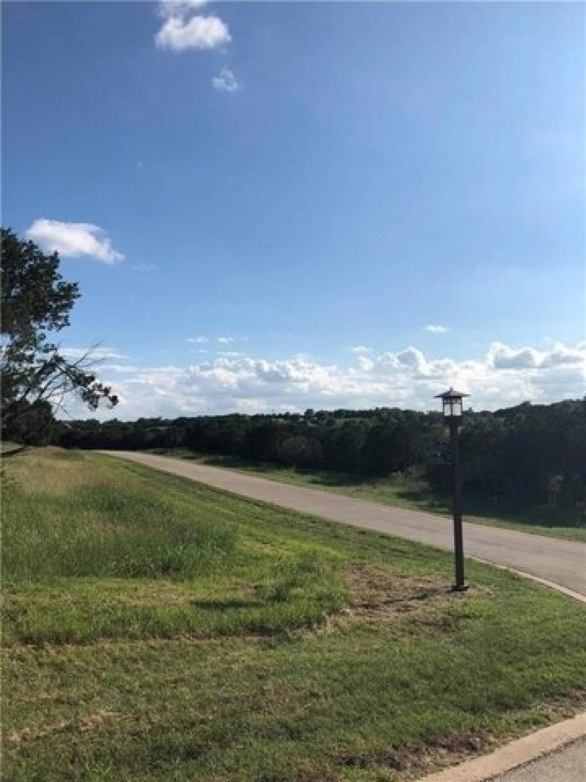 Picture of Residential Land For Sale in Cleburne, Texas, United States