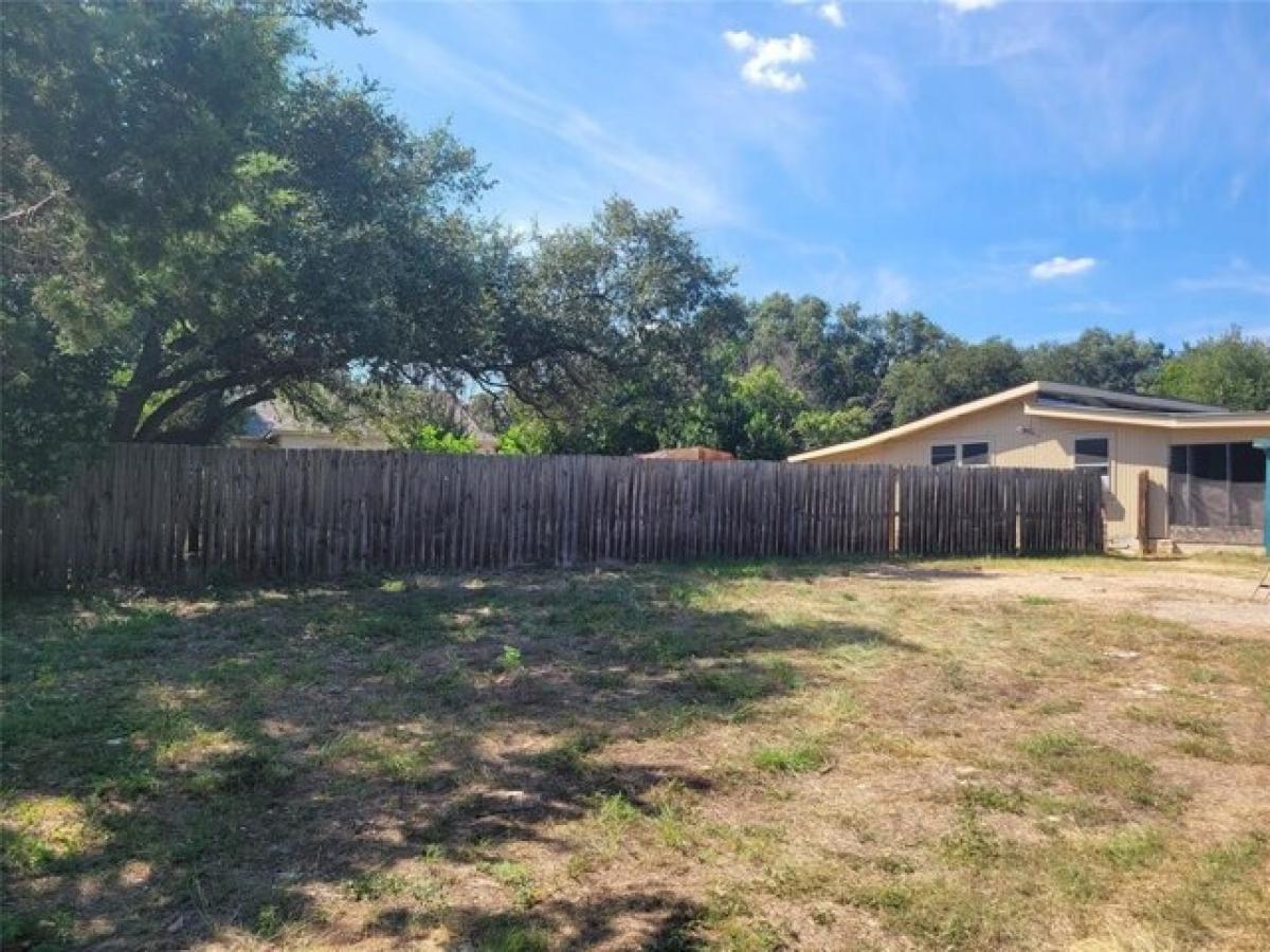 Picture of Home For Sale in Jonestown, Texas, United States