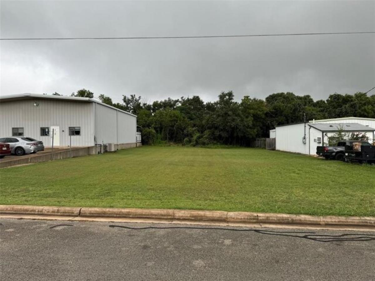 Picture of Residential Land For Sale in Cedar Park, Texas, United States