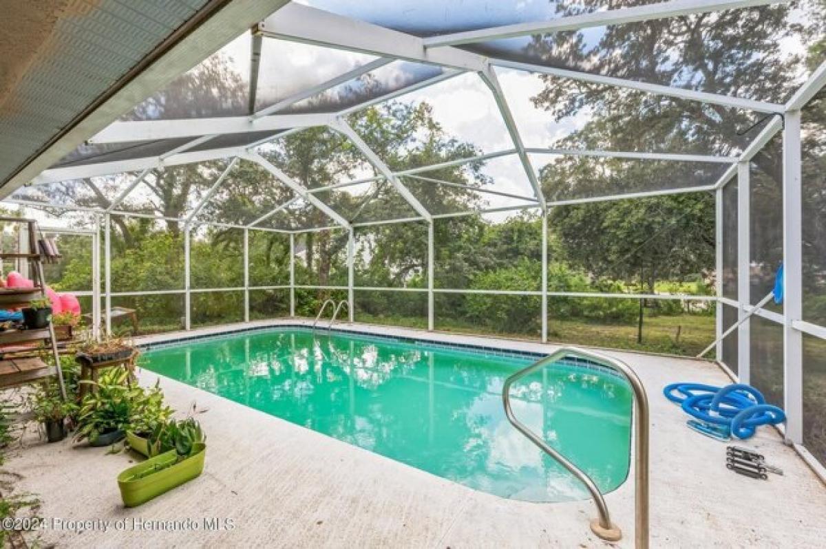 Picture of Home For Sale in Weeki Wachee, Florida, United States