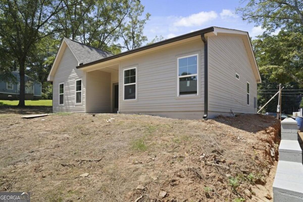 Picture of Home For Sale in East Point, Georgia, United States